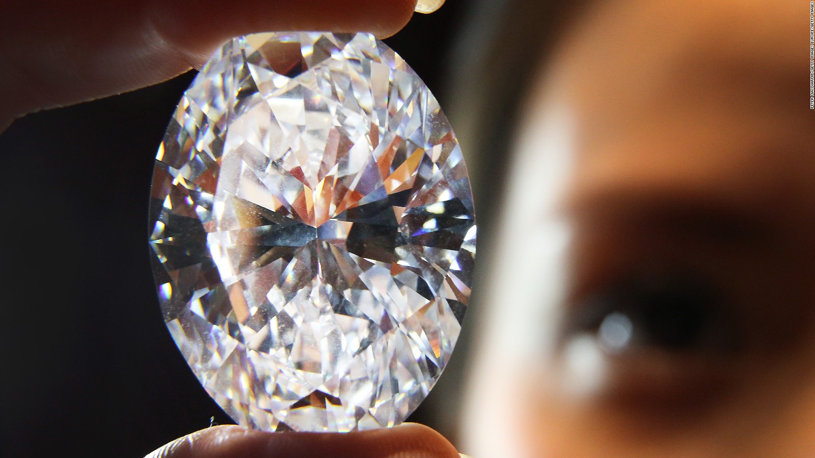 Tại sao kim cương lại đắt tiền